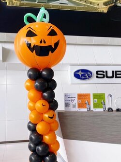 เสาลูกโป่ง Halloween Theme ดำ-ส้ม พร้อมตกแต่ง สามารถเปลี่ยนสีลูกโป่ง/เปลี่ยนฟอยล์ตกแต่งได้