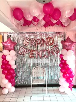 เสาลูกโป่ง เปิดงาน Grand Opening โทนสีชมพู พร้อมตกแต่ง ลูกโป่งลอยฝ้า 20 ลูก,ม่านฟอยล์ 4 ชิ้น,ฟอยล์ตัวอักษร 12 ตัวอักษร สามารถเปลี่ยนสีลูกโป่ง/เปลี่ยนสี-ฟอยล์ตัวอักษร/เปลี่ยนสี-ฟอยล์ตกแต่งได้