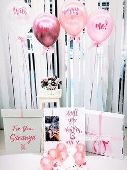 Surprise Box กล่องเซอร์ไพรส์ Will You Marry Me? โทนสี ชมพู พร้อมตกแต่ง ช่อลูกโป่ง 1 ช่อ,สามารถใส่รูปได้ 2 ใบ สามารถเปลี่ยนสีลูกโป่ง/ข้อความได้
