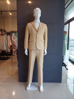 พร้อมเช่า ชุดสูทชาย สีครีม รุ่นสองกระดุม (พร้อมเสื้อกั๊ก)
