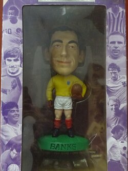 ตุ๊กตาโมเดลนักฟุตบอล ก.แบงค์ส ทีมชาติอังกฤษ โครินเธียน โปรสตาร์ - ProStars Elite Limited Edition Millennium Series ใหม่ / G.BANKS ENGLAND National Football Team Corinthian ProStars Football Figure - ProStars Elite Limited Edition Millennium Series NEW