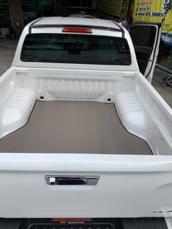 สั่งตัด ยางปูท้ายกระบะ Isuzu D-Max 4 ประตู 2020-2024 กระดุมเล็ก PVC สีน้ำตาล