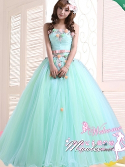 พร้อมเช่า ชุดแฟนซี ชุดราตรียาว แบบเกาะอก สีฟ้า อกจับจีบแต่งดอก โบว์คาดเอวสีโอโรส (เชือกผูกหลัง)