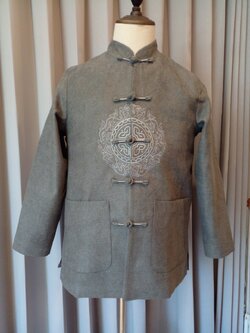 พร้อมส่ง ชุดจีน ชาย เสื้อคอจีน ผ้าไหมจีน สีเทา กระดุมหน้า (L)