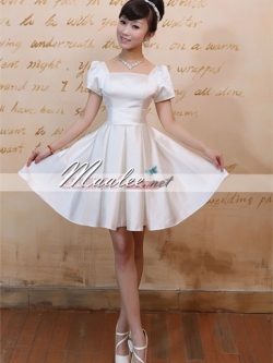 พร้อมเช่า ชุดราตรีสั้น สีขาวมุก เรียบหรู แขนตุ๊กตา ผ่า V ด้านหลัง