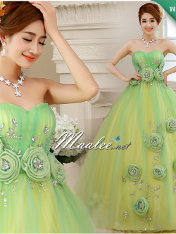 พร้อมเช่า ชุดแฟนซี เกาะอก สีเขียว อกจับจีบปักเลื่อม และดอก น่ารักมาก ใส่ถ่ายพรีเวดดิ้งได้