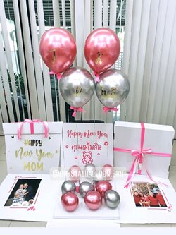 Happy New Year Surprise Box พร้อมตกแต่ง ลูกโป่ง 4 ลูก,สามารถใส่รูปได้ 2 ใบ สามารถเปลี่ยนสีลูกโป่ง/เปลี่ยนข้อความได้