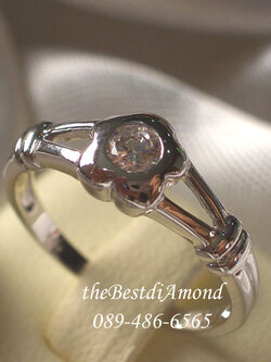 BR069RD+++แหวนดอกไม้ฝังหุ้ม+++แหวนน่ารักๆอีกวง แบบเก๋ไก๋ งานเรียบร้อย สำหรับสาวๆที่ไม่ค่อยชอบเพชรเยอะ แต่แบบเก๋มากเลยนะคะ