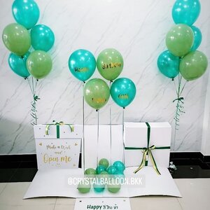 Happy Birthday Surprise Box กล่องเซอร์ไพรส์วันเกิด Theme สีเขียว พร้อมตกแต่ง ช่อลูกโป่ง 5 ลูก 2 ช่อ สามารถใส่รูปได้ 3 รูป สามารถเปลี่ยนสีลูกโป่ง/เปลี่ยนข้อความได้