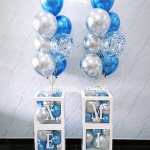 ลูกโป่ง เปิดงาน ช่อลูกโป่งโครเมี่ยม 7 ลูก 2 ช่อ พร้อม กล่องใส ติดตัวอักษร 6 กล่อง พร้อมตกแต่ง สามารถเปลี่ยนสีลูกโป่ง/เปลี่ยนข้อความได้