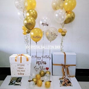 Happy Birthday Surprise Box Theme สีทอง พร้อมตกแต่ง ช่อลูกโป่ง 5 ลูก 2 ช่อ,ลูกโป่งใส ใส่กลิตเตอร์,สามารถใส่รูปได้ 3 รูป สามารถเปลี่ยนสีลูกโป่ง/เปลี่ยนข้อความได้