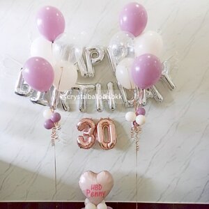 ลูกโป่ง วันเกิด ฟอยล์ตัวอักษร Happy Birthday สีเงิน พร้อม ฟอยล์ตัวอักษร 2 ตัวอักษร ช่อลูกโป่ง ช่อ 5 ลูก 2 ช่อ ฟอยล์หัวใจ ขนาด 18" สีชมพูพาสเทล ตั้งฐาน พร้อมตกเเต่ง สามารถเปลี่ยนสีลูกโป่ง/เปลี่ยนสี-ฟอยล์ตัวอักษรได้