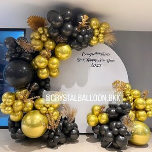 Organic Backdrop แสดงความยินดี ฉากกลม ขนาด 2x2 เมตร Theme ดำ-ทอง พร้อม ประดับใบไม้ทอง พร้อมตกแต่ง สามารถเปลี่ยนสีลูกโป่ง/เปลี่ยนข้อความได้