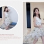 Pre-order เดรสขาว พรีเวดดิ้ง หน้าสั้นหลังยาว แขนกุด ลายดอกไม้เขียว เรียบหรู