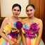 พร้อมเช่า ชุดแฟนซีสั้น แบบเกาะอก แต่งดอกไม้หลากสี กระโปรงสายรุ้ง ชายด้านหลังยาว