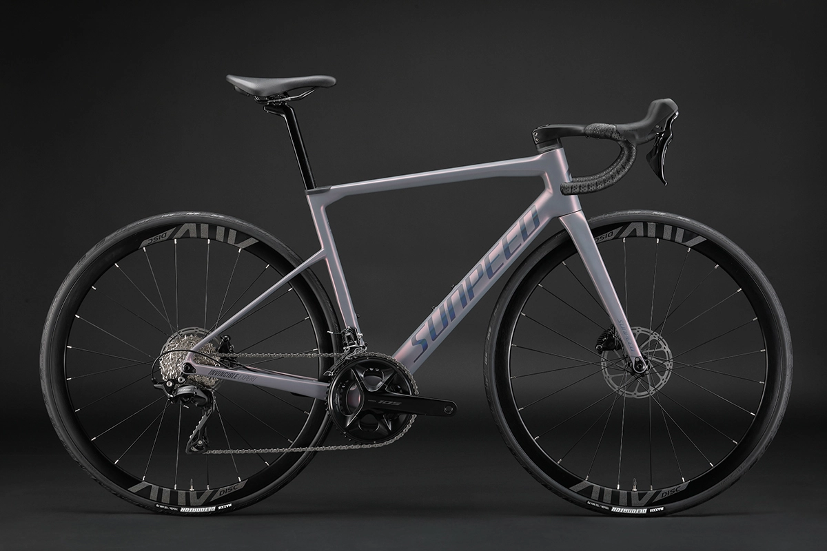 2024 New Invincible Expert Plus จักรยานเสือหมอบเฟรมคาร์บอน พร้อม Shimano 105 R7120 2x12 สปีด